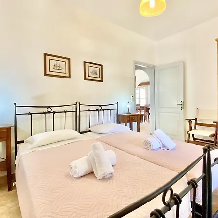 Kostas Estate With Private Pool By Dadovillas וילה Astrakeri