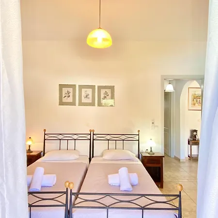 Kostas Estate With Private Pool By Dadovillas וילה *
