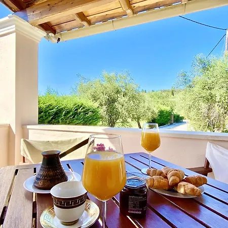 Kostas Estate With Private Pool By Dadovillas וילה