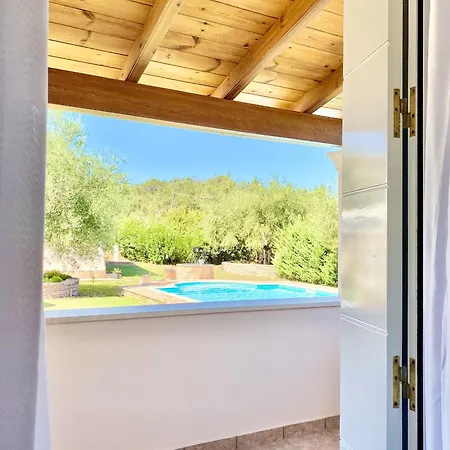 Kostas Estate With Private Pool By Dadovillas וילה *