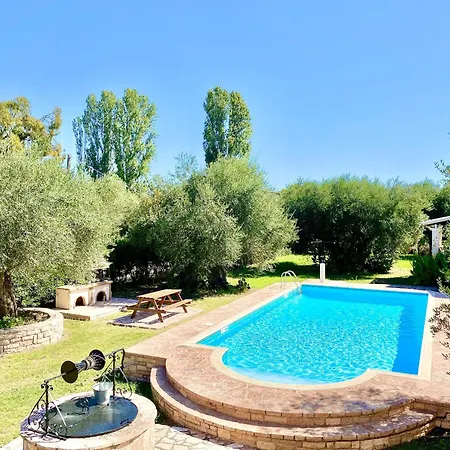 Kostas Estate With Private Pool By Dadovillas וילה *