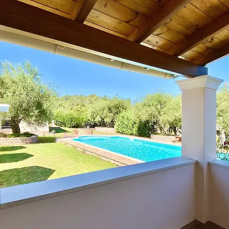 Kostas Estate With Private Pool By Dadovillas *